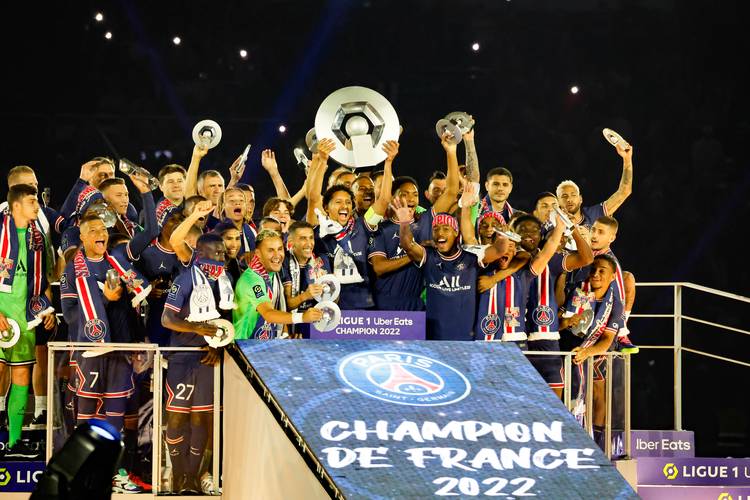 伊万-托尼袭击骚扰者被捕后获保释，吉达国民官方晒其训练照（伊万-托尼涉嫌袭击骚扰者被捕后获保释，吉达国民官方公布其训练照片）