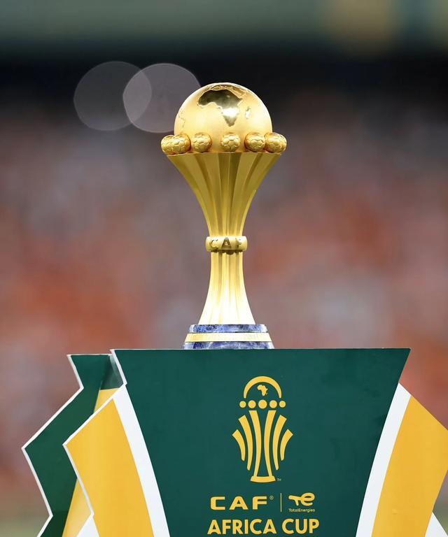 巴萨梅西任意球破门助球队领先（梅西任意球破门，巴萨先拔头筹）