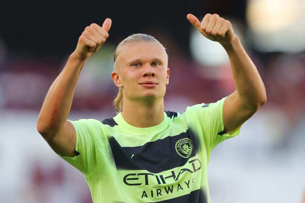 镜报：买安德森要1亿-1.2亿镑，曼联可能通过出售5人筹集资金（镜报：安德森要价1亿至1.2亿英镑，曼联或通过出售5将筹资）