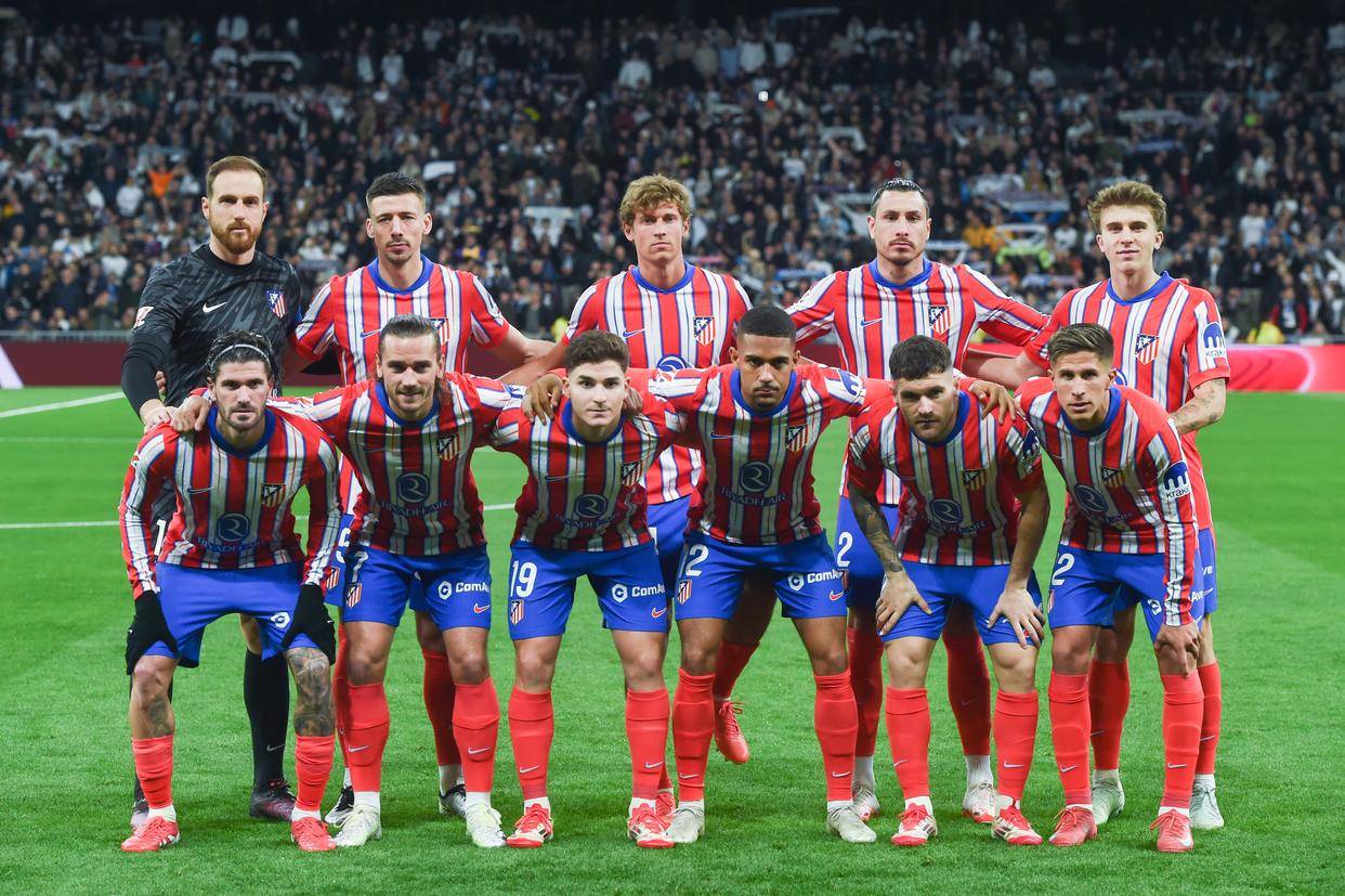 广东对抗训练！萨姆纳暴扣，王少杰好使，崔永熙未现身5v5！（广东队内对抗赛：萨姆纳上演暴扣，王少杰表现出色，崔永熙未参加5v5）