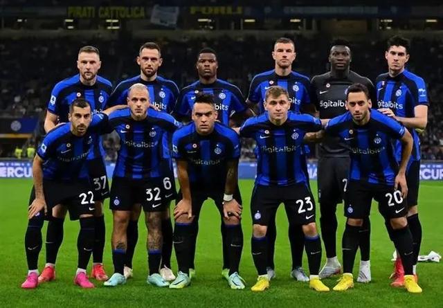 罗马诺：尤文并未追逐坎塞洛，球员不降薪意甲俱乐部无法负担（罗马诺：尤文未追坎塞洛，若不降薪意甲球队难以承担）