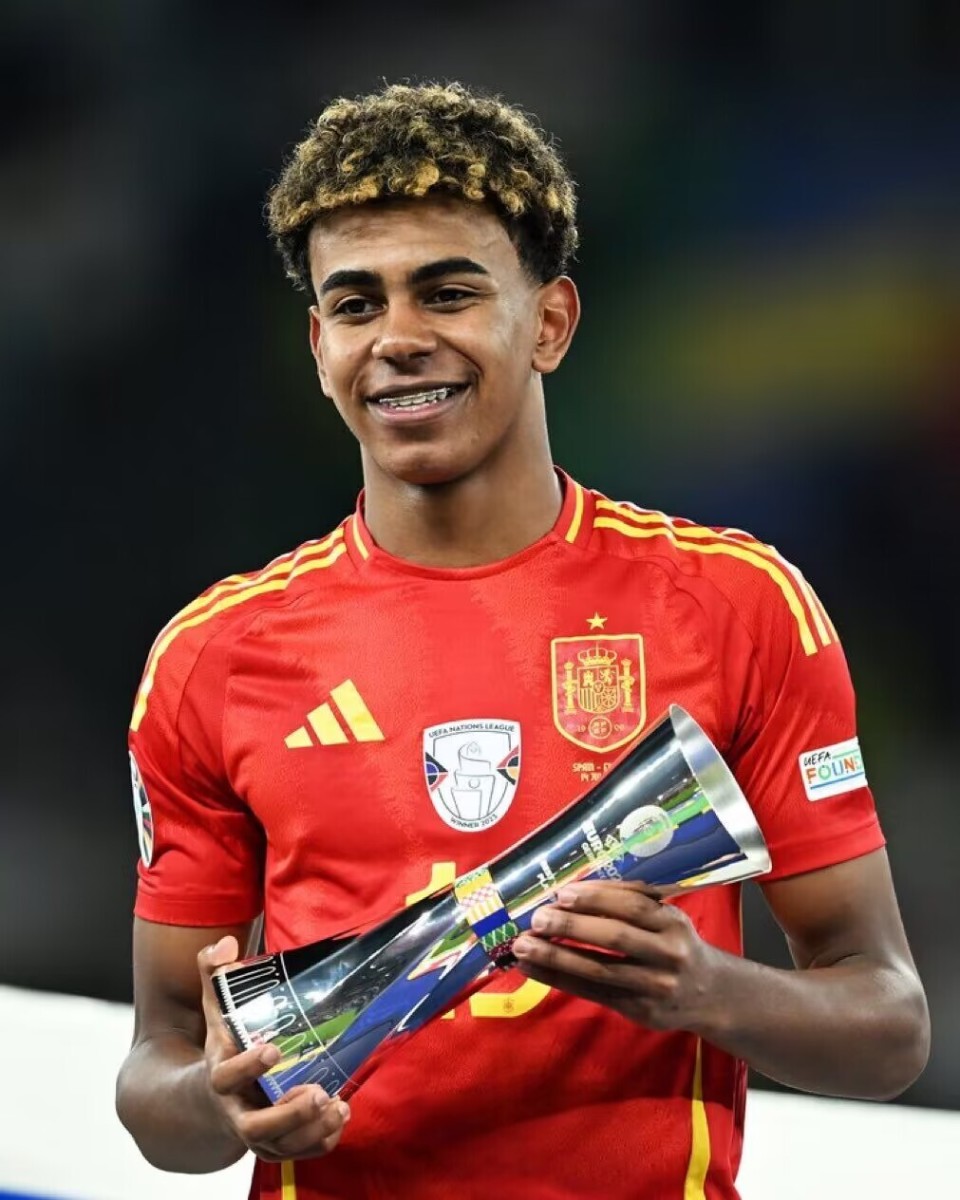 2025／26赛季英超：伊萨克荣获2025瑞典金球奖，率纽卡夺冠成获奖主要因素（2025／26英超：伊萨克当选2025瑞典金球，率纽卡夺冠成获奖关键）