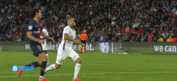 中锋低位背打技巧解析（中锋低位单打要领详解）